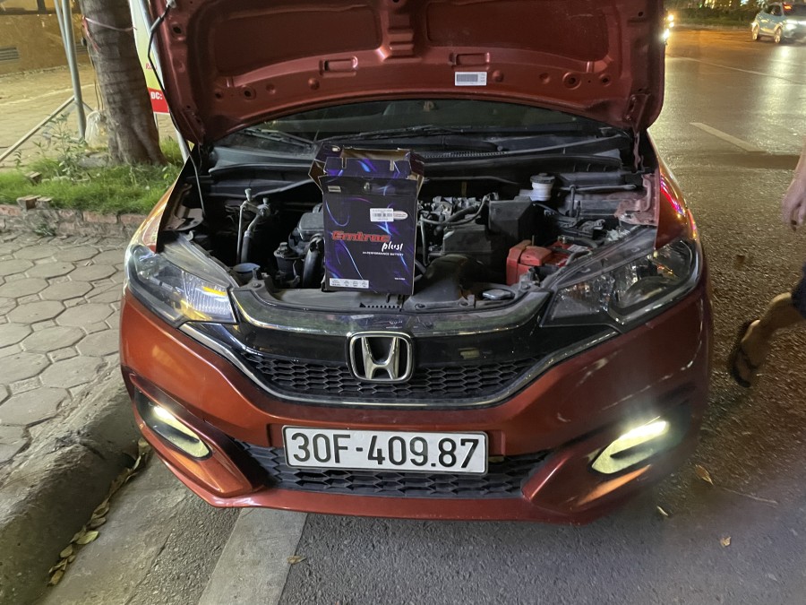 Ắc quy Emtrac Plus bảo hành 18 tháng thay cho Honda Jazz tại HD Việt