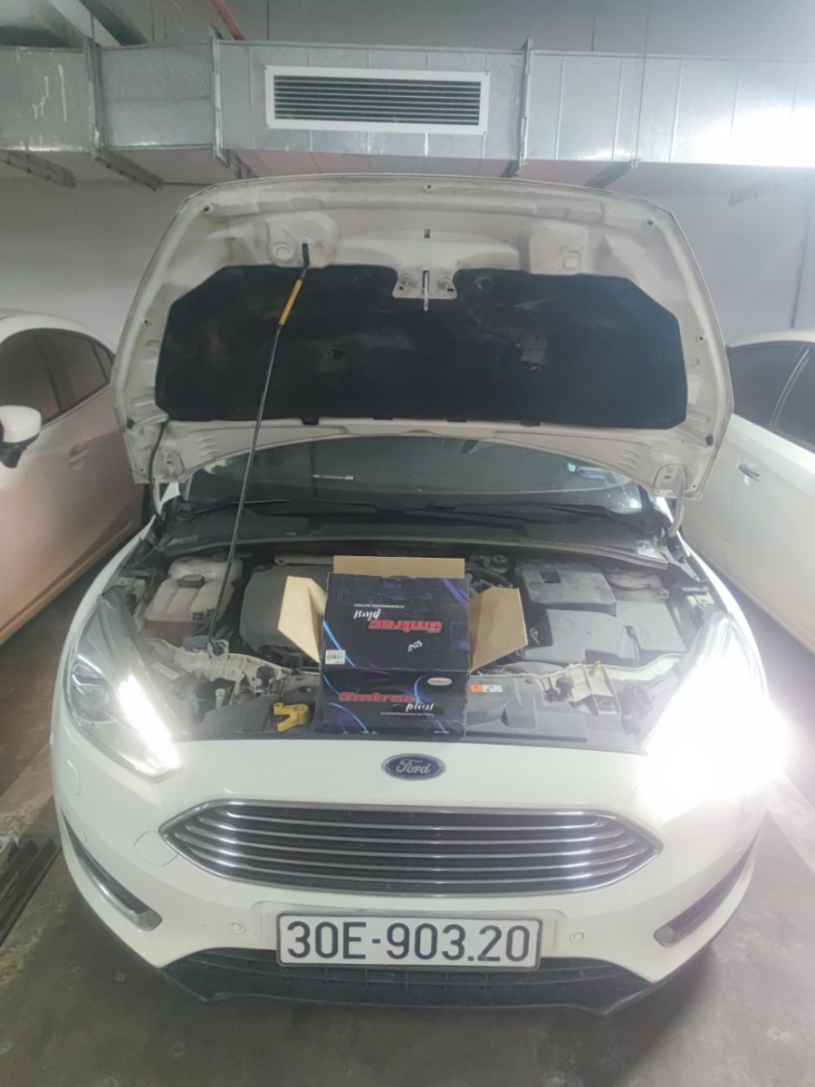 Thay ắc quy Emtrac Plus cho Ford Focus bảo hành 18 tháng tại HD Việt