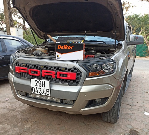 Thay ắc quy Delkor cho xe Ford Ranger - ảnh HD Việt